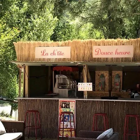 Mobil-home Spacieux Avec Terrasse Pour 6 Personnes A - Api-1-52-487 * Saint-Maime