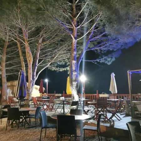 Campsite Mobil-home Spacieux Avec Terrasse Pour 6 Personnes A - Api-1-52-487 *